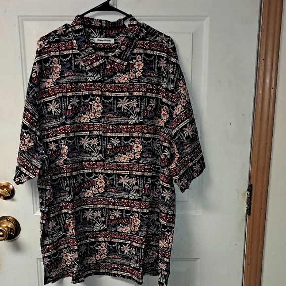NWT Tommy Bahama Postcard Paradise Mens 2XLB Floral Hawaii BD Shirt. - Picture 1 of 13
